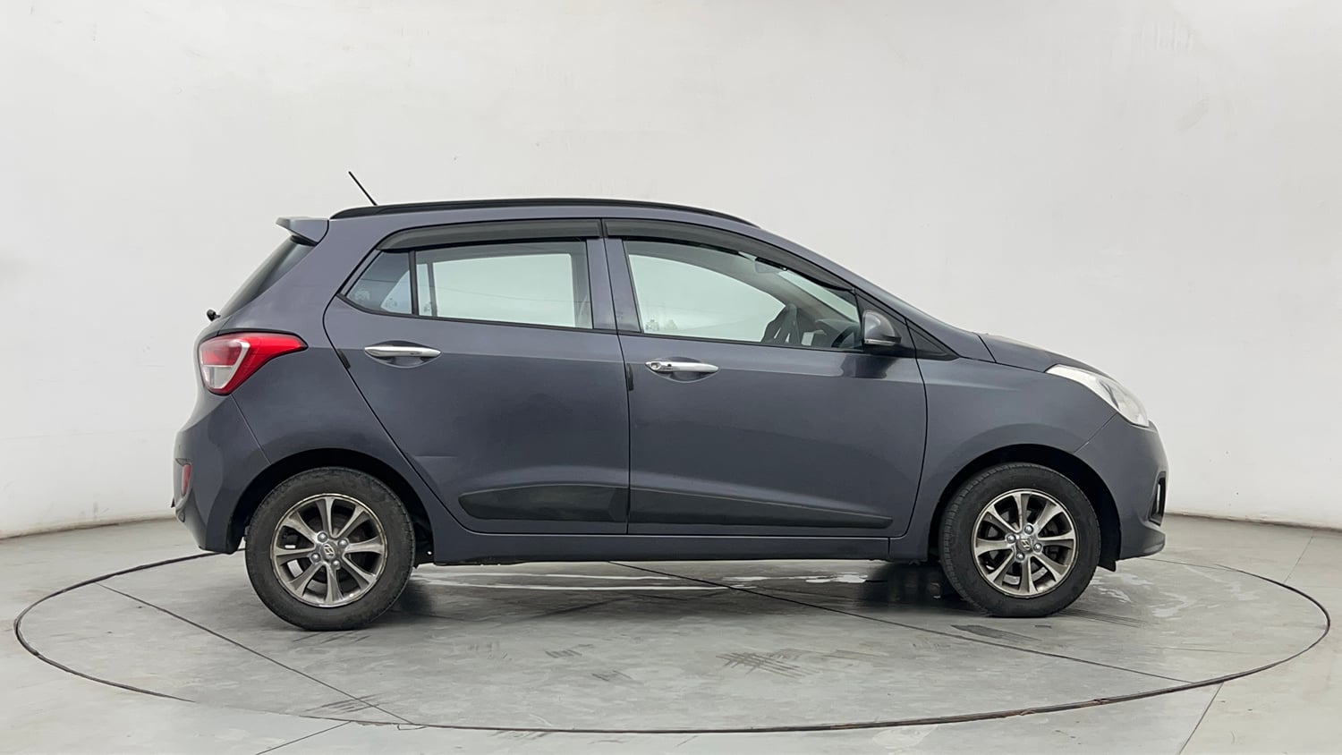 Used 2013 Hyundai Grand i10 Asta 1.2 Kappa VTVT Petrol Manual exterior RIGHT SIDE VIEW