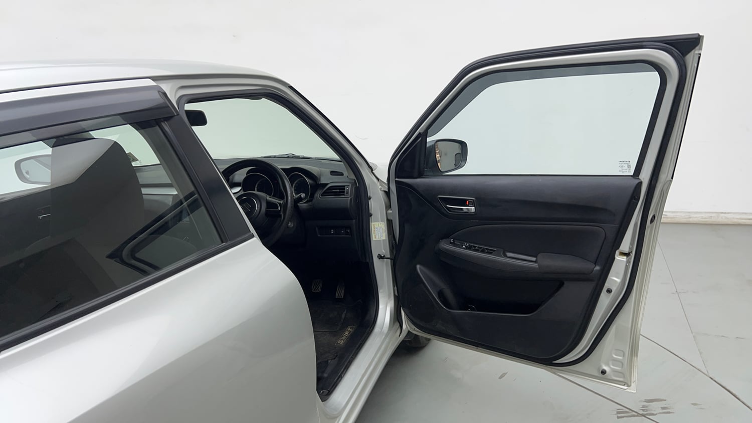 Used 2021 Maruti Suzuki Swift VXi Petrol Manual interior RIGHT FRONT DOOR OPEN VIEW