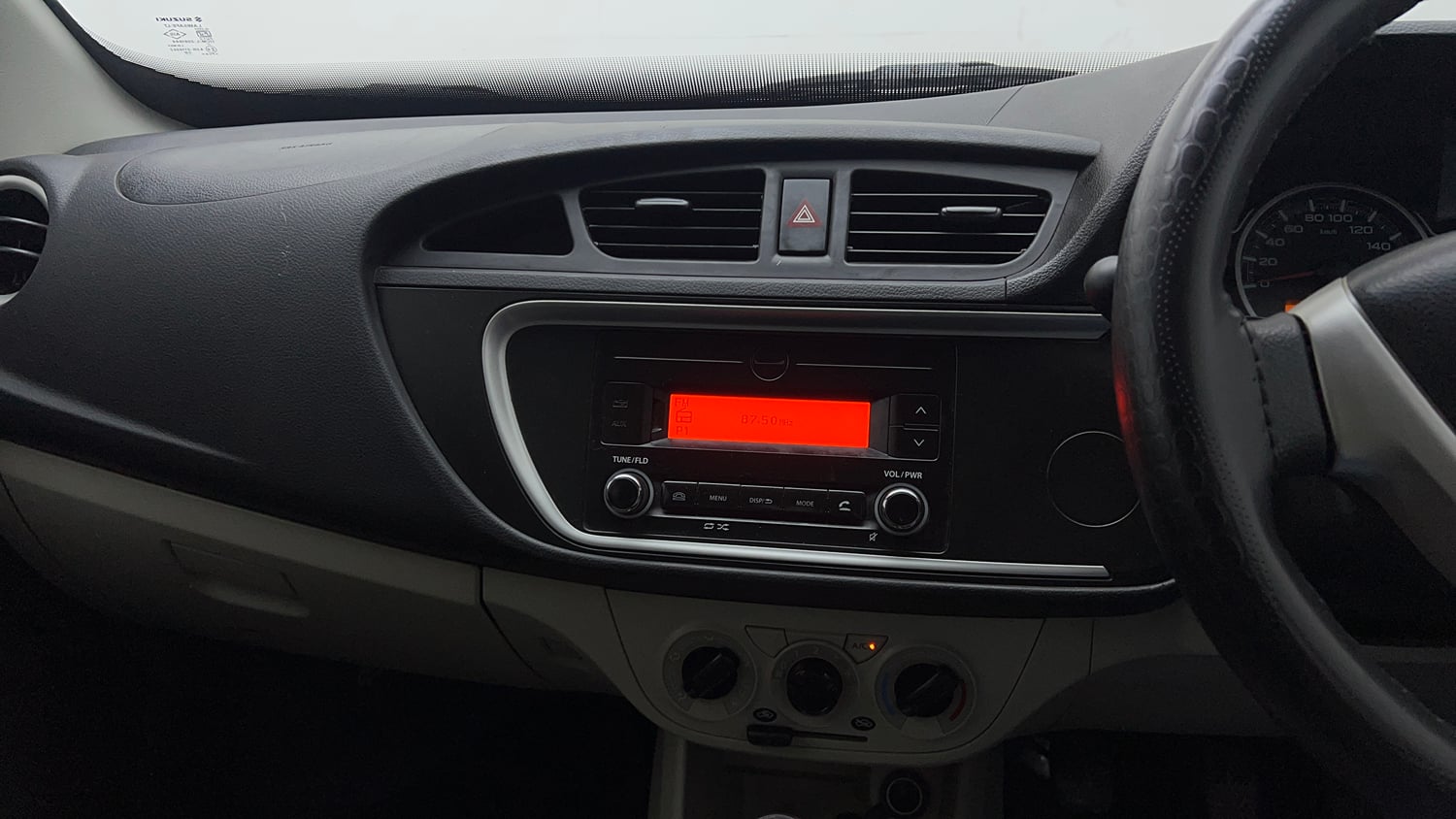 Used 2021 Maruti Suzuki Alto 800 VXi Petrol Manual top_features Integrated (in-dash) music system