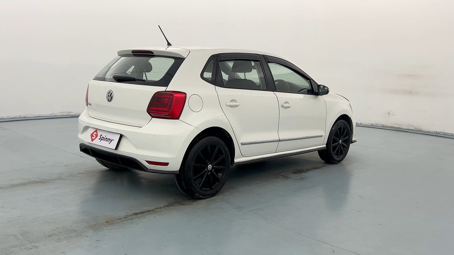 Used 2019 Volkswagen Polo Highline Plus 1.0 (P) Petrol Manual exterior RIGHT REAR CORNER VIEW