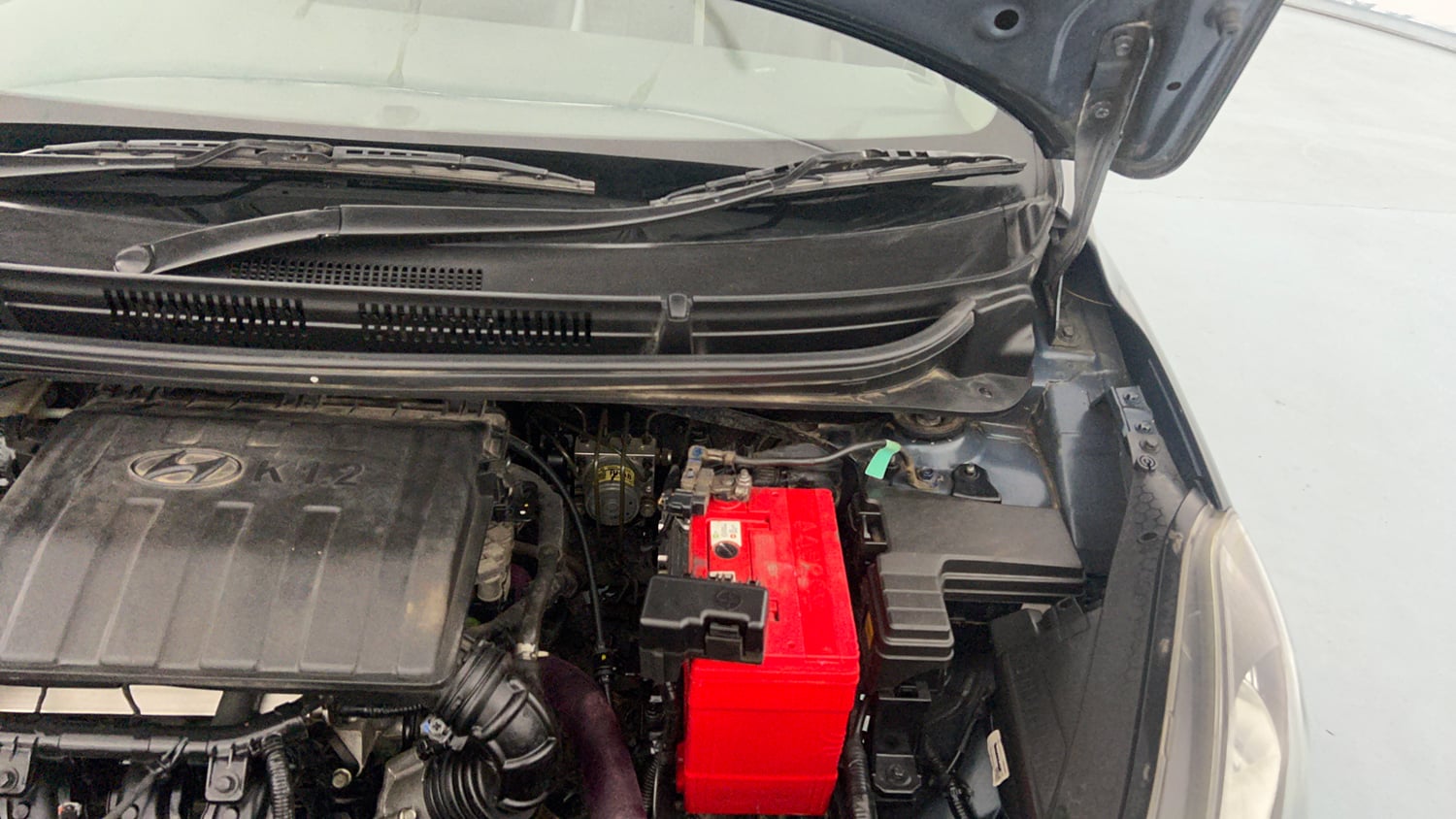 Used 2020 Hyundai Grand i10 Nios Magna 1.2 Kappa VTVT Petrol Manual engine ENGINE LEFT SIDE HINGE & APRON VIEW