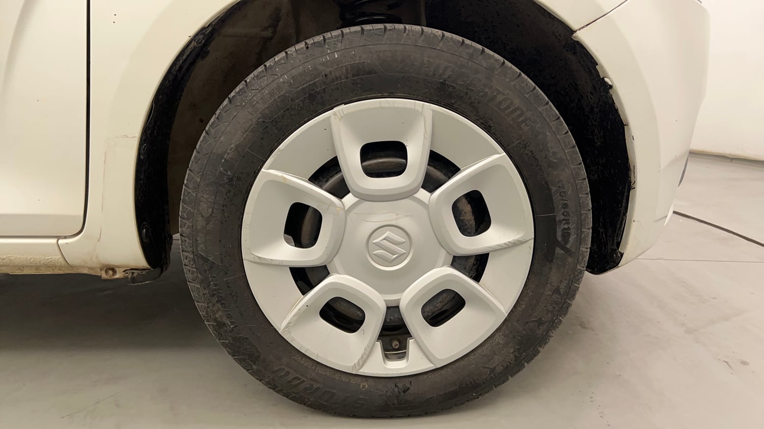 Used 2017 Maruti Suzuki Ignis Delta 1.2 MT Petrol Manual tyres RIGHT FRONT TYRE RIM VIEW