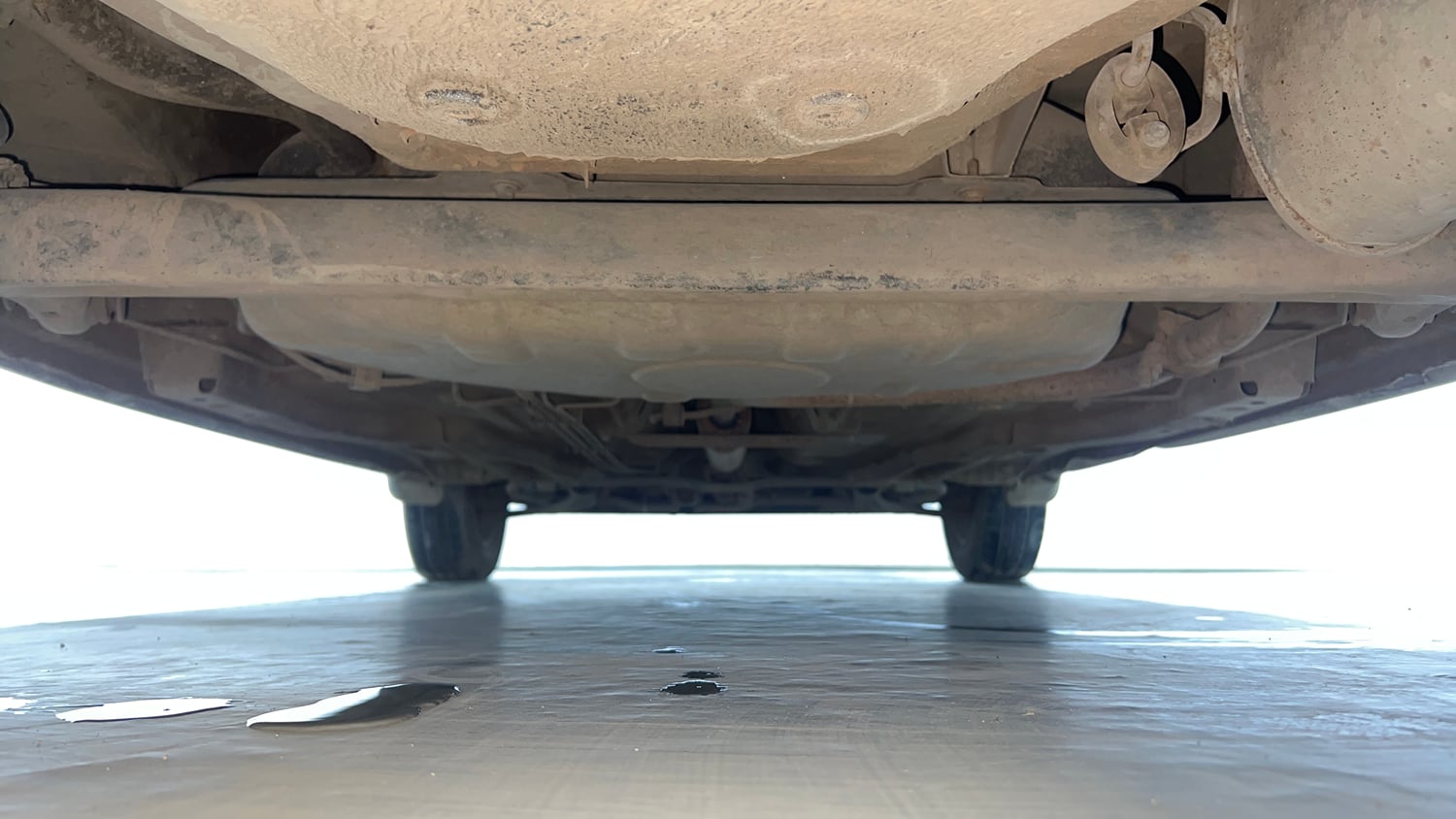 Used 2018 Tata Tiago Revotron XZA Petrol Automatic extra REAR UNDERBODY VIEW (TAKEN FROM REAR)