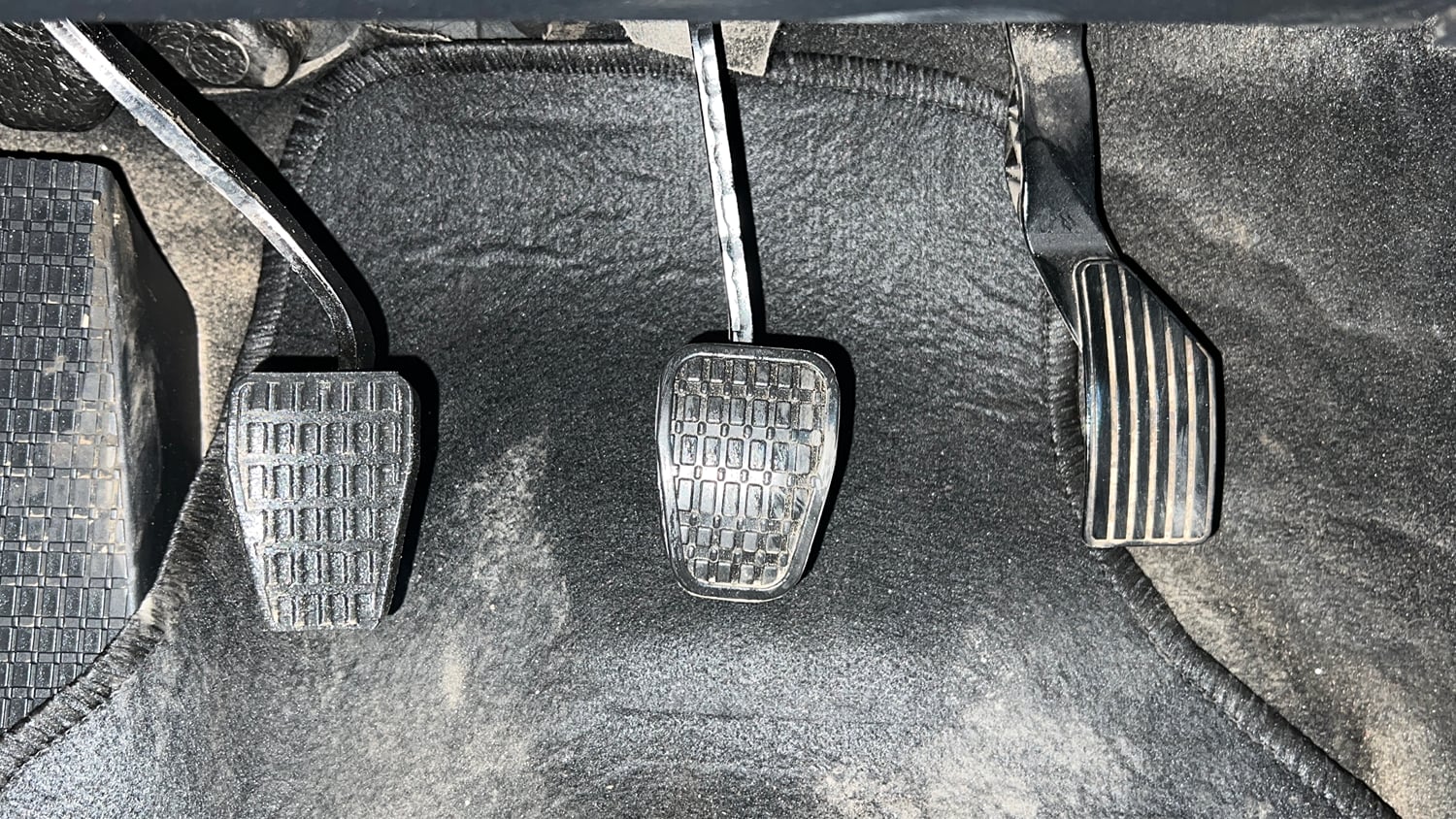 Used 2023 Tata Punch Pure MT Petrol Manual interior PEDALS VIEW