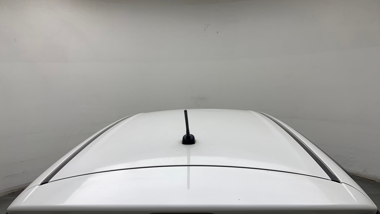 Used 2022 Maruti Suzuki Swift LXi Petrol Manual exterior EXTERIOR ROOF VIEW