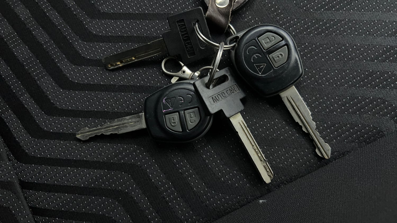 Used 2021 Maruti Suzuki Swift VXi Petrol Manual extra CAR KEY VIEW
