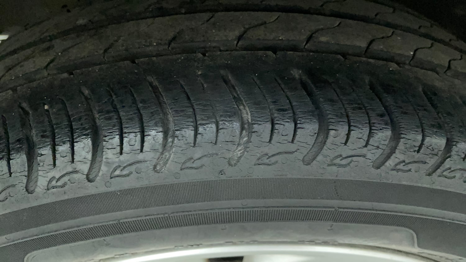 Used 2019 Honda Amaze 1.2 V CVT Petrol Petrol Automatic tyres RIGHT REAR TYRE TREAD VIEW