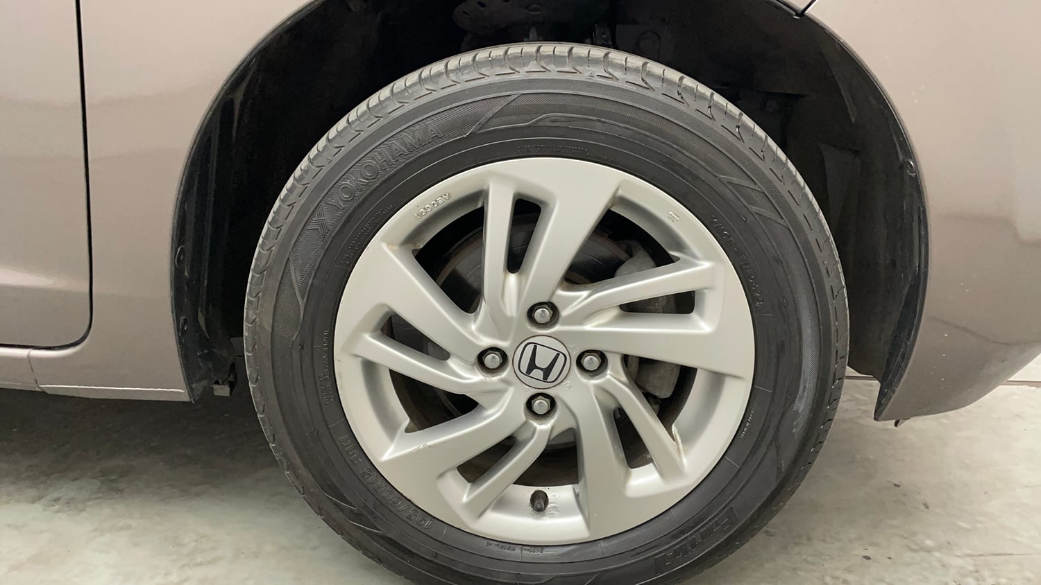 Used 2016 Honda Jazz V Petrol Petrol Manual tyres RIGHT FRONT TYRE RIM VIEW