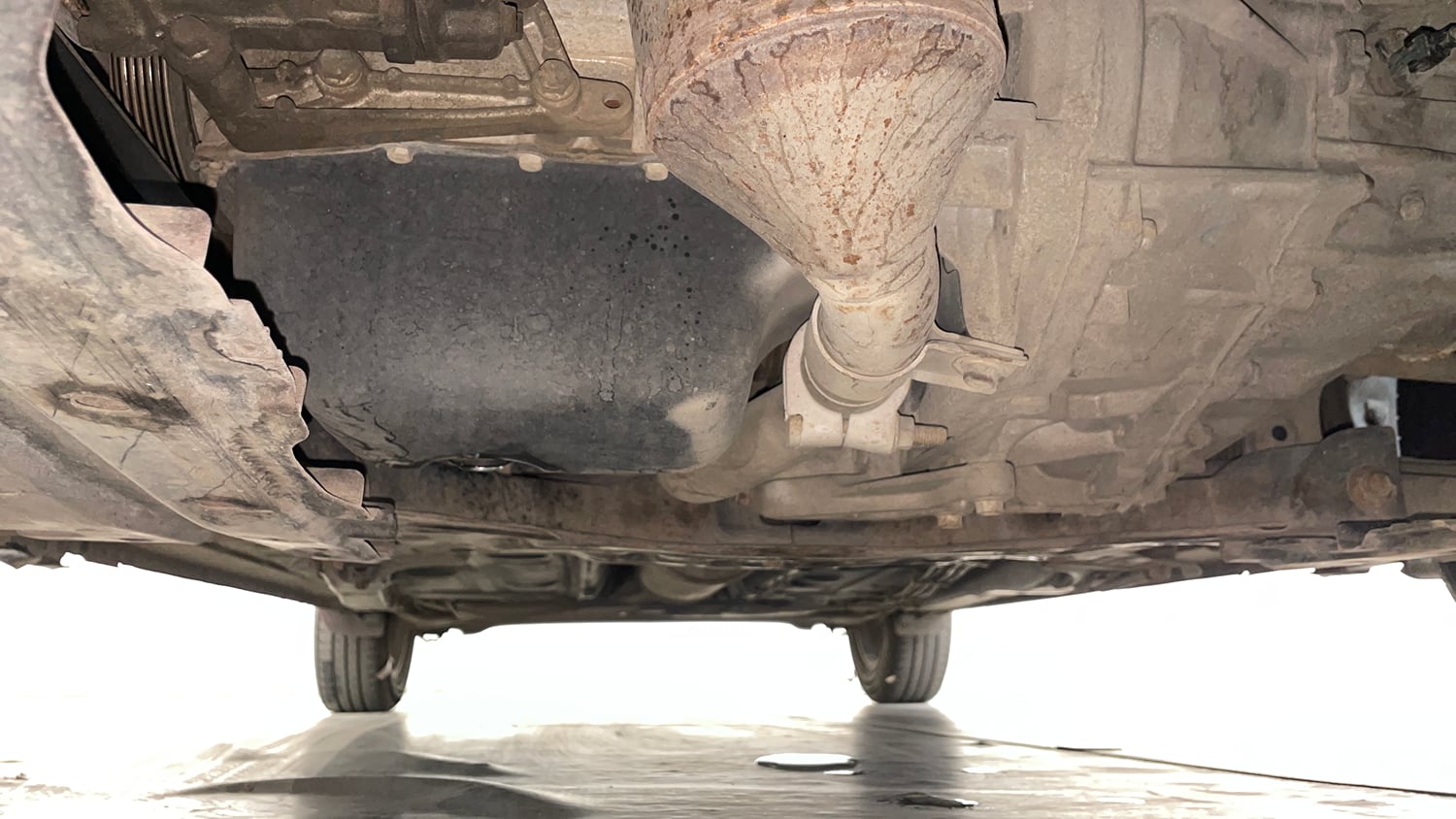 Used 2019 Maruti Suzuki Dzire ZDi Plus AMT Diesel Automatic extra FRONT LEFT UNDERBODY VIEW