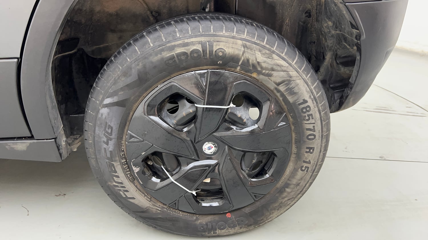 Used 2022 Tata Punch Pure MT Petrol Manual tyres LEFT REAR TYRE RIM VIEW