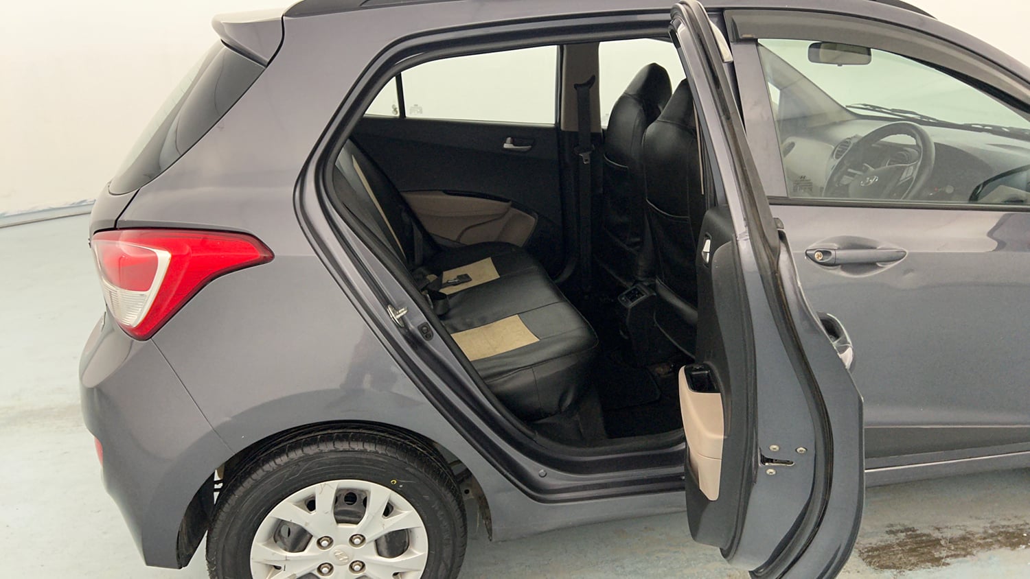 Used 2015 Hyundai Grand i10 Sportz 1.2 Kappa VTVT Petrol Manual interior RIGHT SIDE REAR DOOR CABIN VIEW