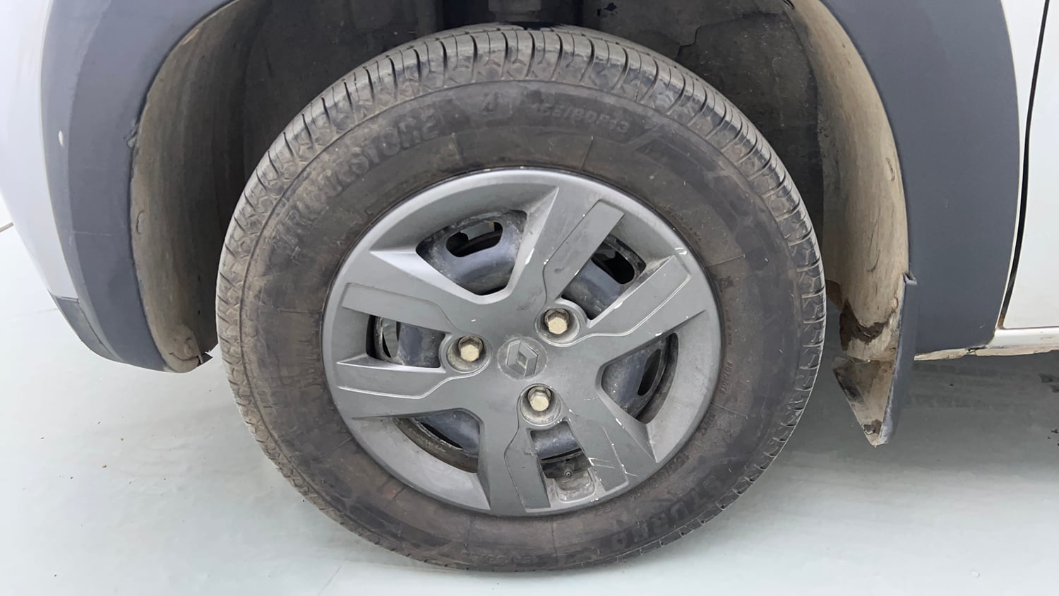 Used 2019 Renault Kwid 1.0 RXT AMT Opt Petrol Automatic tyres LEFT FRONT TYRE RIM VIEW