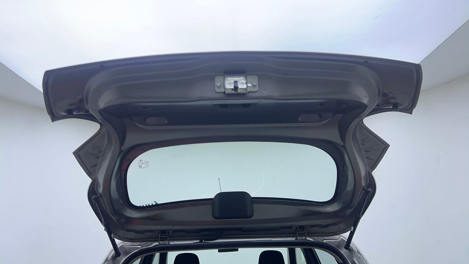 Used 2018 Renault Kwid CLIMBER 1.0 Petrol Manual interior DICKY DOOR OPEN VIEW