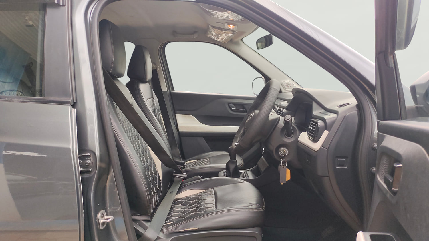 Used 2023 Tata Punch Pure MT Petrol Manual interior RIGHT SIDE FRONT DOOR CABIN VIEW