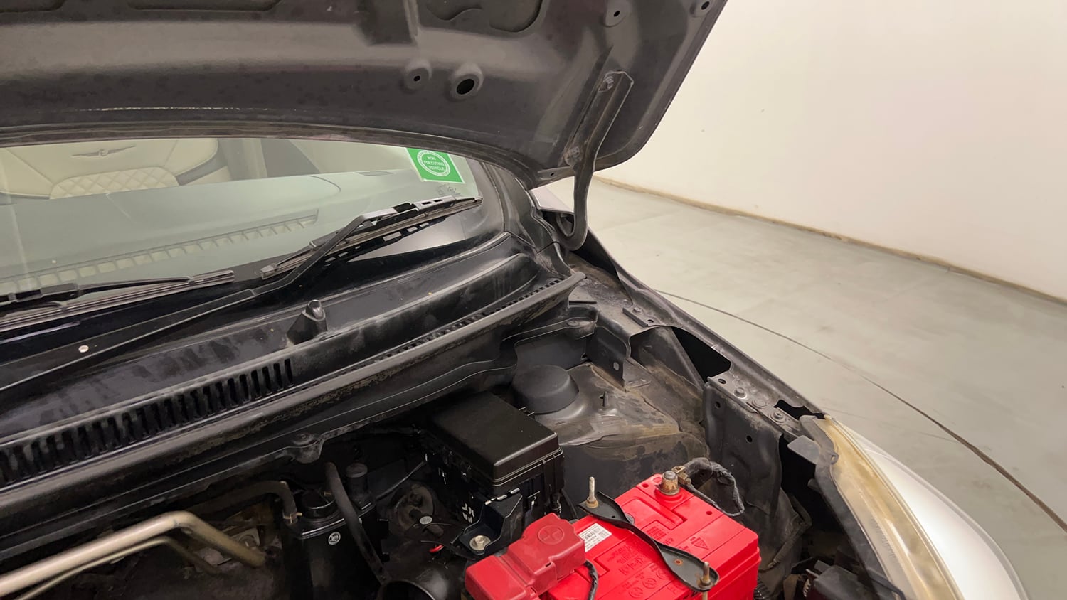 Used 2016 Maruti Suzuki Celerio VXi AMT Petrol Automatic engine ENGINE LEFT SIDE HINGE & APRON VIEW