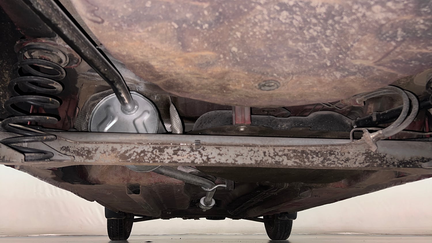 Used 2016 Renault Kwid RXT Petrol Manual extra REAR UNDERBODY VIEW (TAKEN FROM REAR)