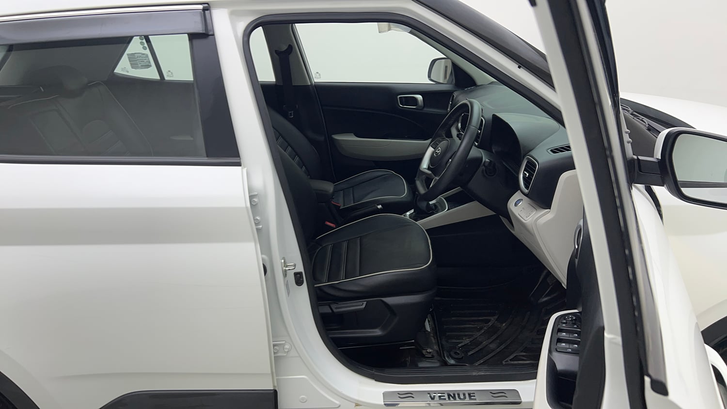 Used 2022 Hyundai Venue SX 1.2 Petrol Petrol Manual interior RIGHT SIDE FRONT DOOR CABIN VIEW