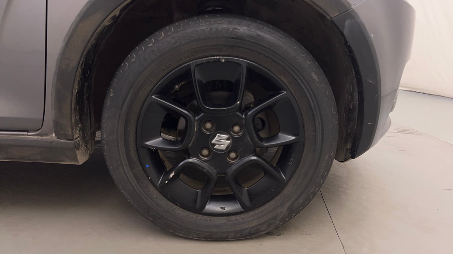 Used 2017 Maruti Suzuki Ignis Zeta 1.2 AMT Petrol Automatic tyres RIGHT FRONT TYRE RIM VIEW