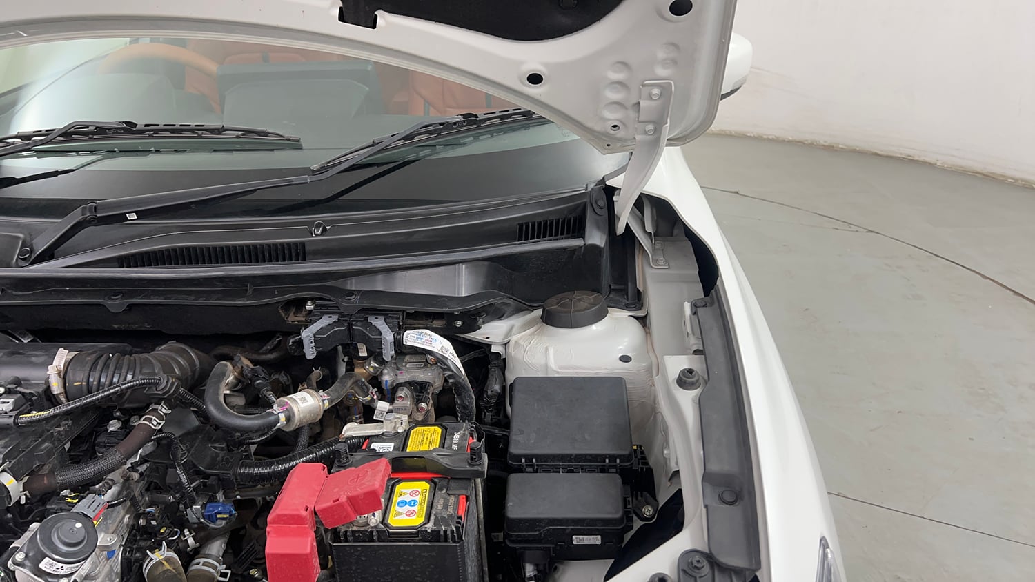 Used 2025 Maruti Suzuki Dzire VXi CNG Cng Manual engine ENGINE LEFT SIDE HINGE & APRON VIEW