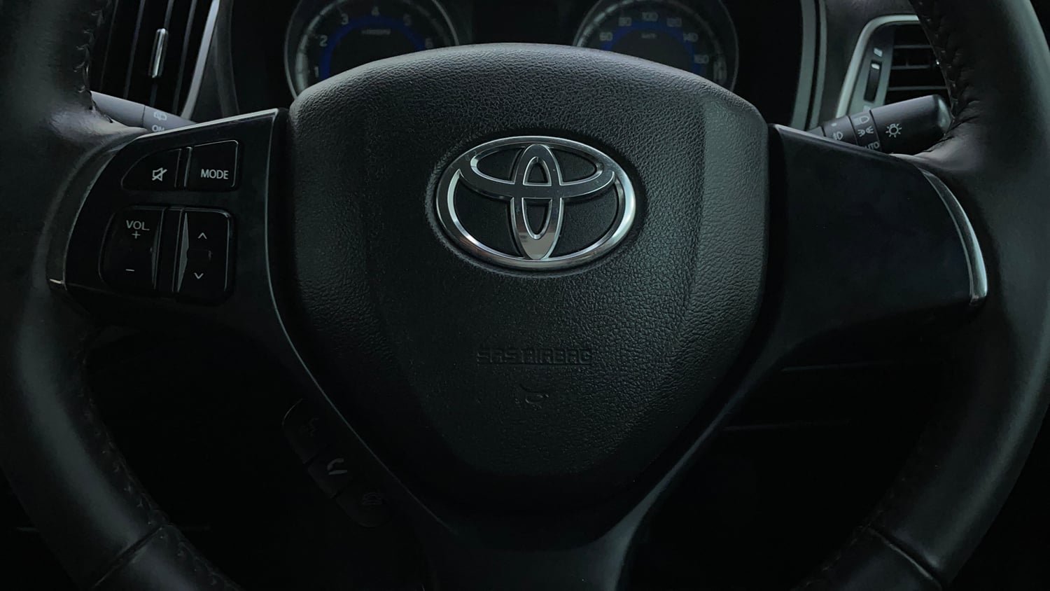 Used 2022 Toyota Glanza V CVT Petrol Automatic top_features Airbags