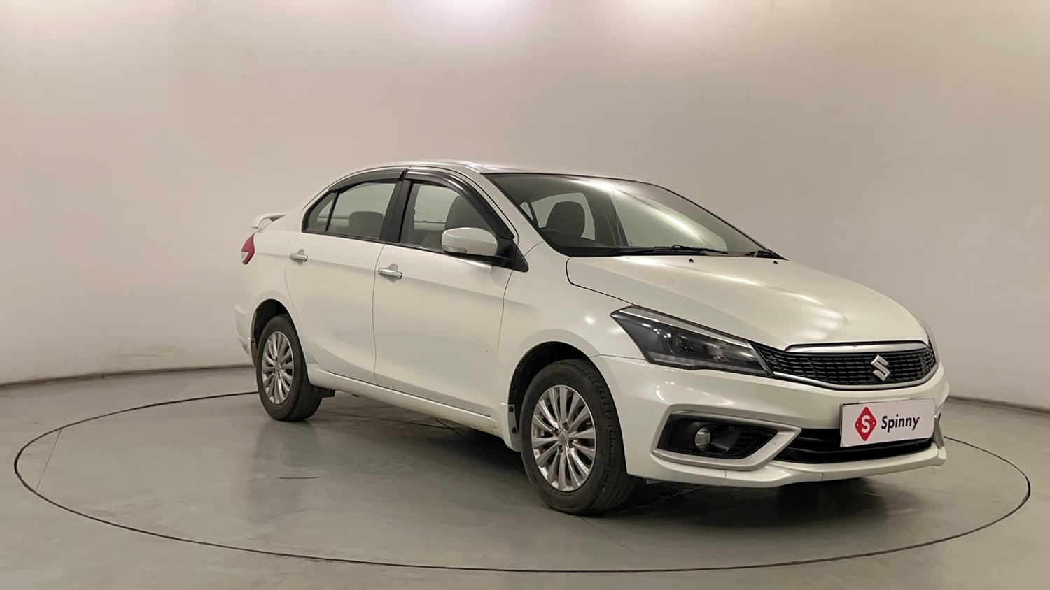 Used 2023 Maruti Suzuki Ciaz Zeta 1.5 Petrol Manual exterior RIGHT FRONT CORNER VIEW