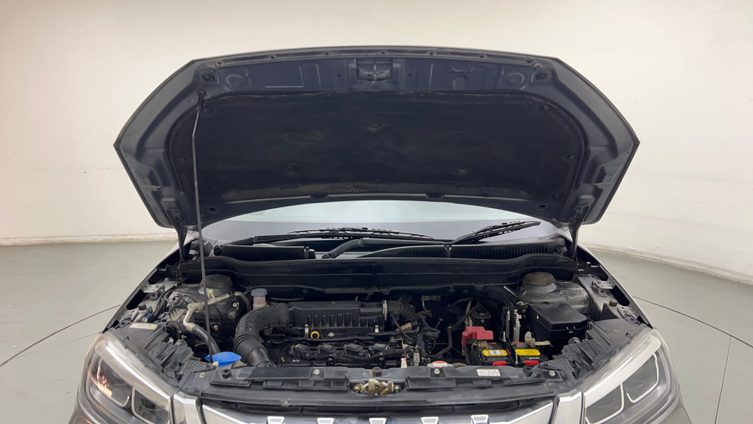 Used 2022 Toyota Urban Cruiser Premium Grade MT Petrol Manual engine ENGINE & BONNET OPEN FRONT VIEW