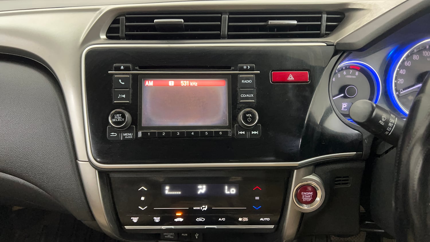 Used 2014 Honda City VX CVT Petrol Automatic interior MUSIC SYSTEM & AC CONTROL VIEW