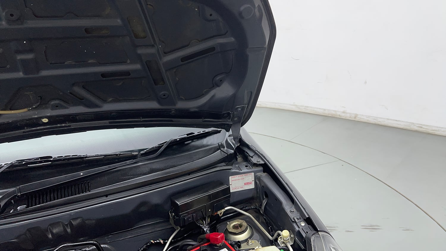 Used 2021 Maruti Suzuki Alto 800 VXi Petrol Manual engine ENGINE LEFT SIDE HINGE & APRON VIEW