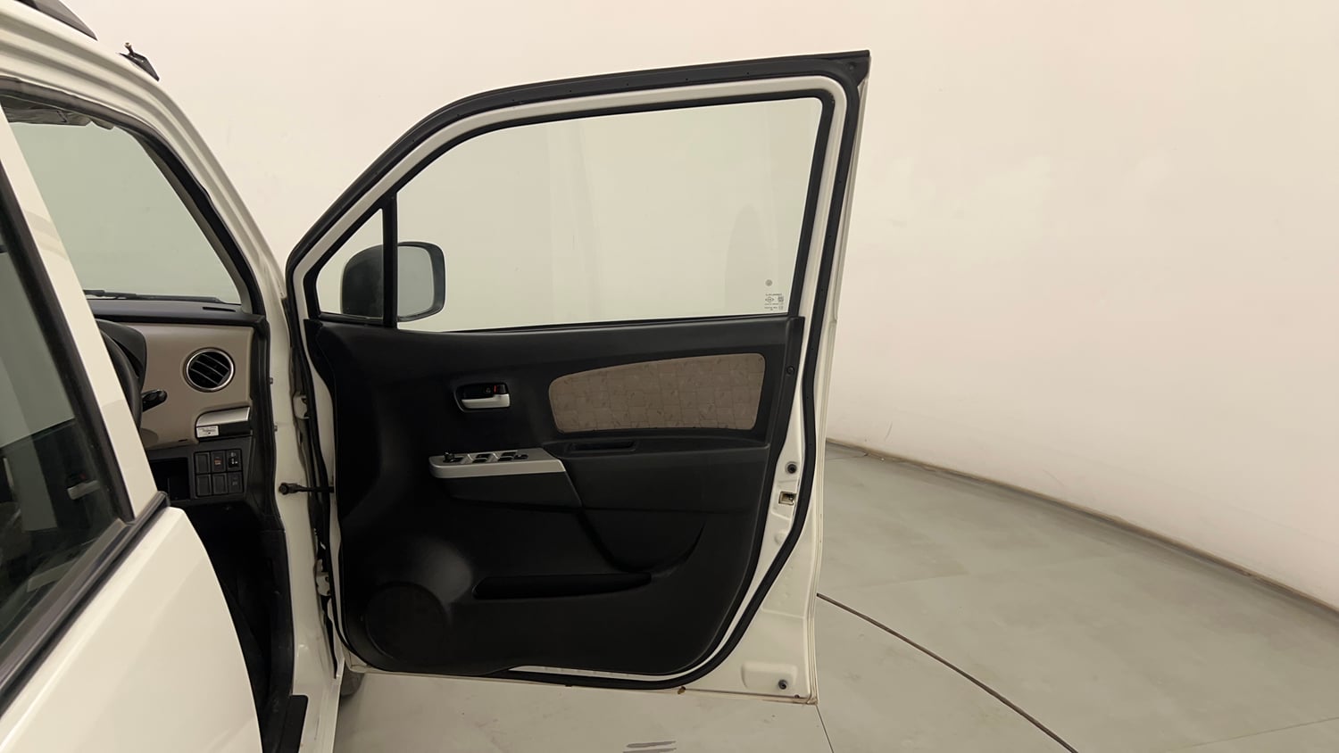 Used 2014 Maruti Suzuki Wagon R VXI Petrol Manual interior RIGHT FRONT DOOR OPEN VIEW