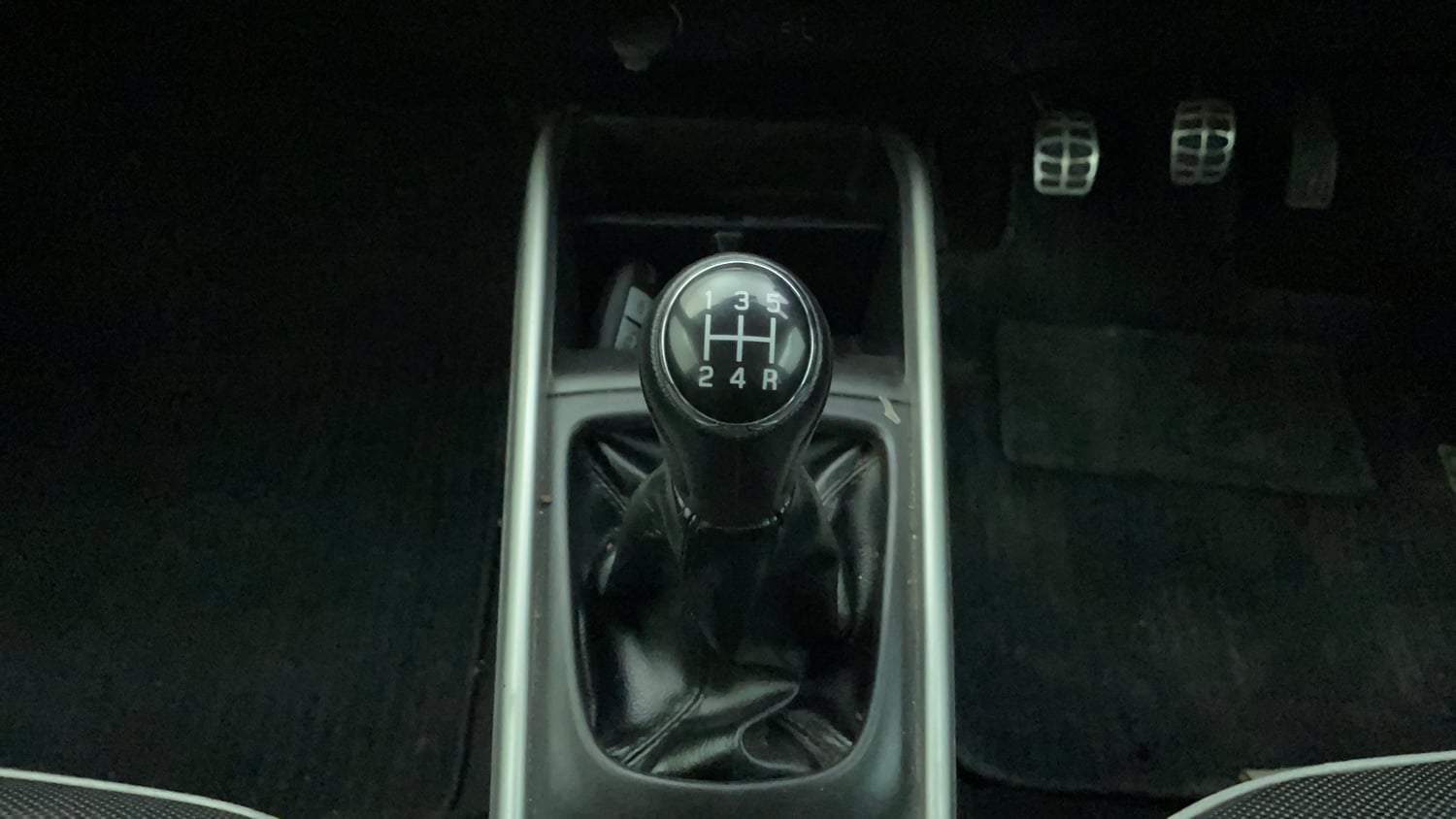 Used 2016 Maruti Suzuki Baleno Zeta 1.2 Petrol Manual interior GEAR  KNOB VIEW