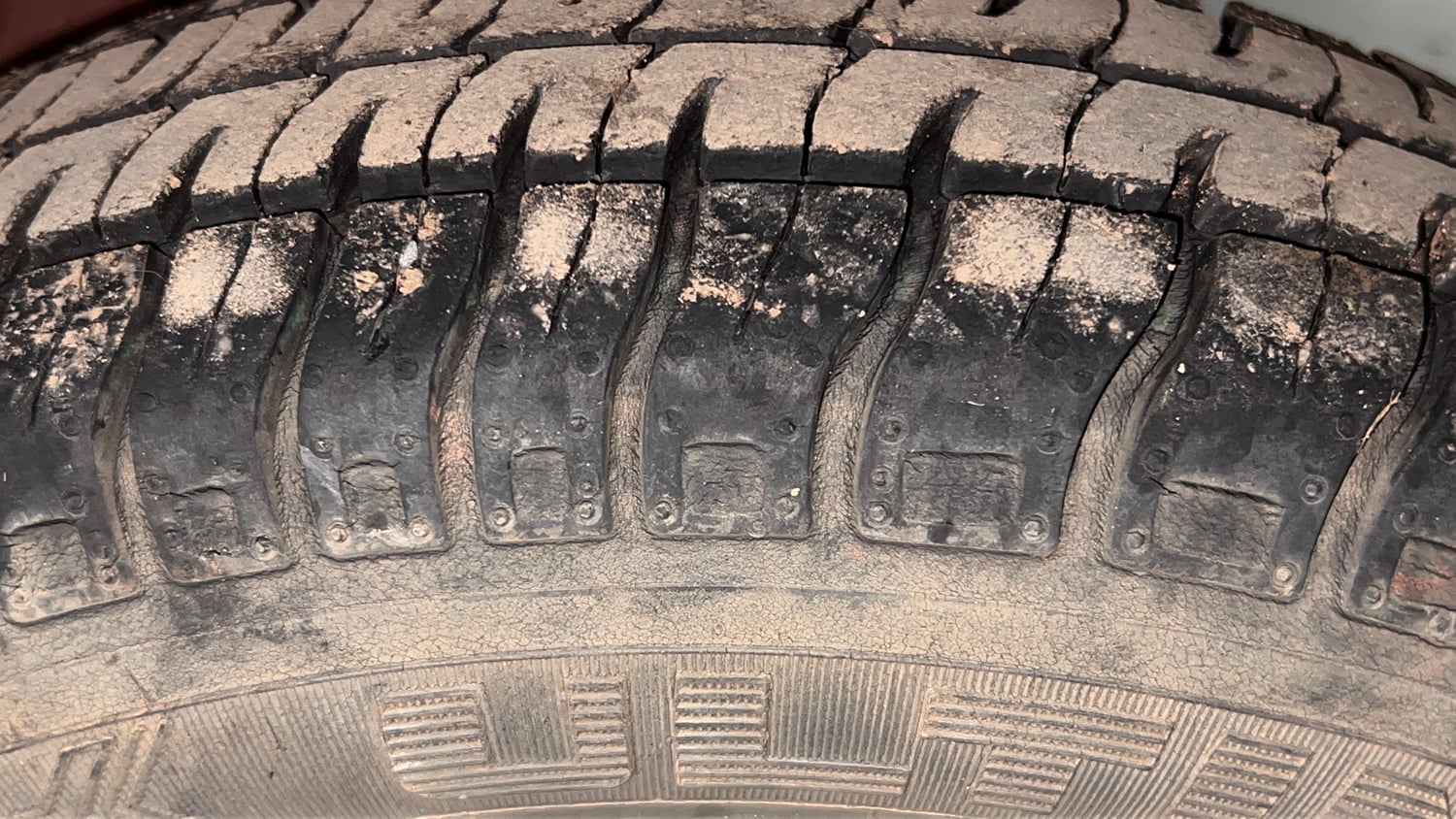 Used 2016 Maruti Suzuki Alto 800 Lxi Petrol Manual tyres LEFT REAR TYRE TREAD VIEW