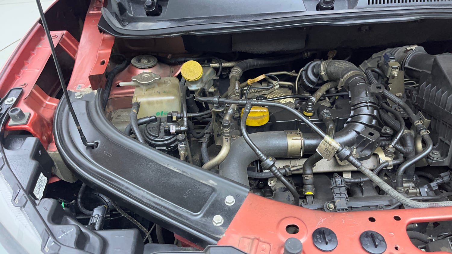 Used 2022 Renault Kiger RXZ Turbo CVT Petrol Automatic engine ENGINE RIGHT SIDE VIEW
