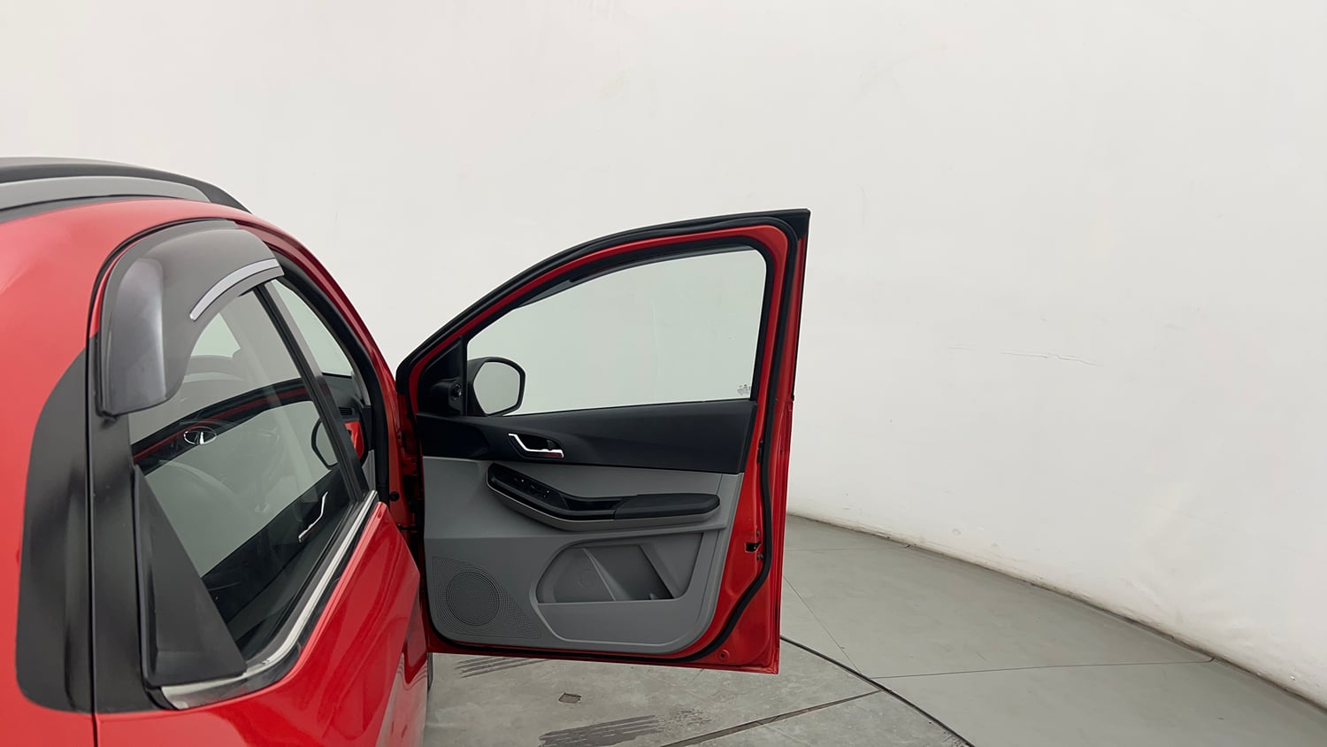 Used 2021 Tata Tiago XZ Plus Petrol Manual interior RIGHT FRONT DOOR OPEN VIEW
