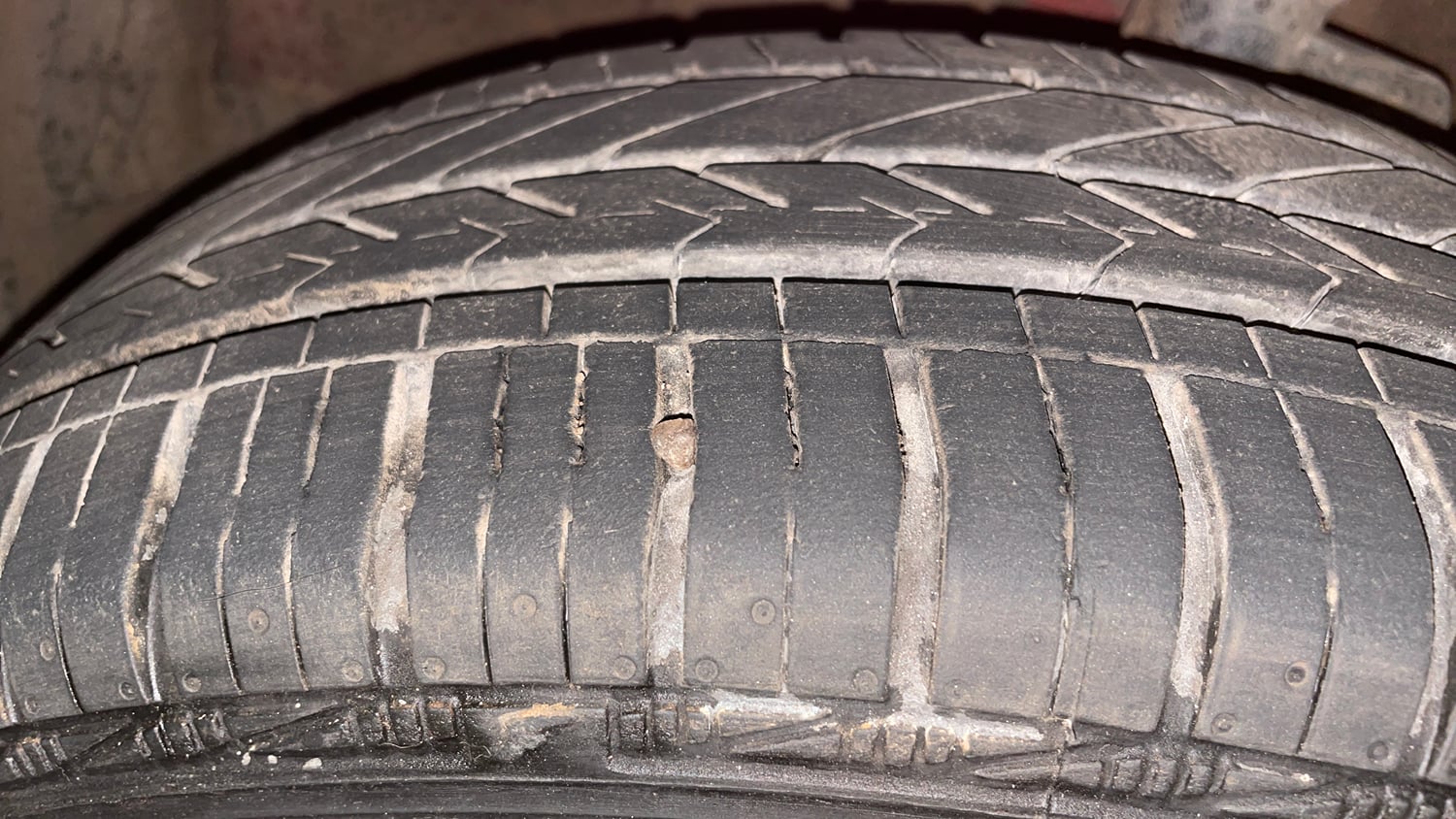 Used 2015 Maruti Suzuki Celerio VXi AMT Petrol Automatic tyres LEFT FRONT TYRE TREAD VIEW