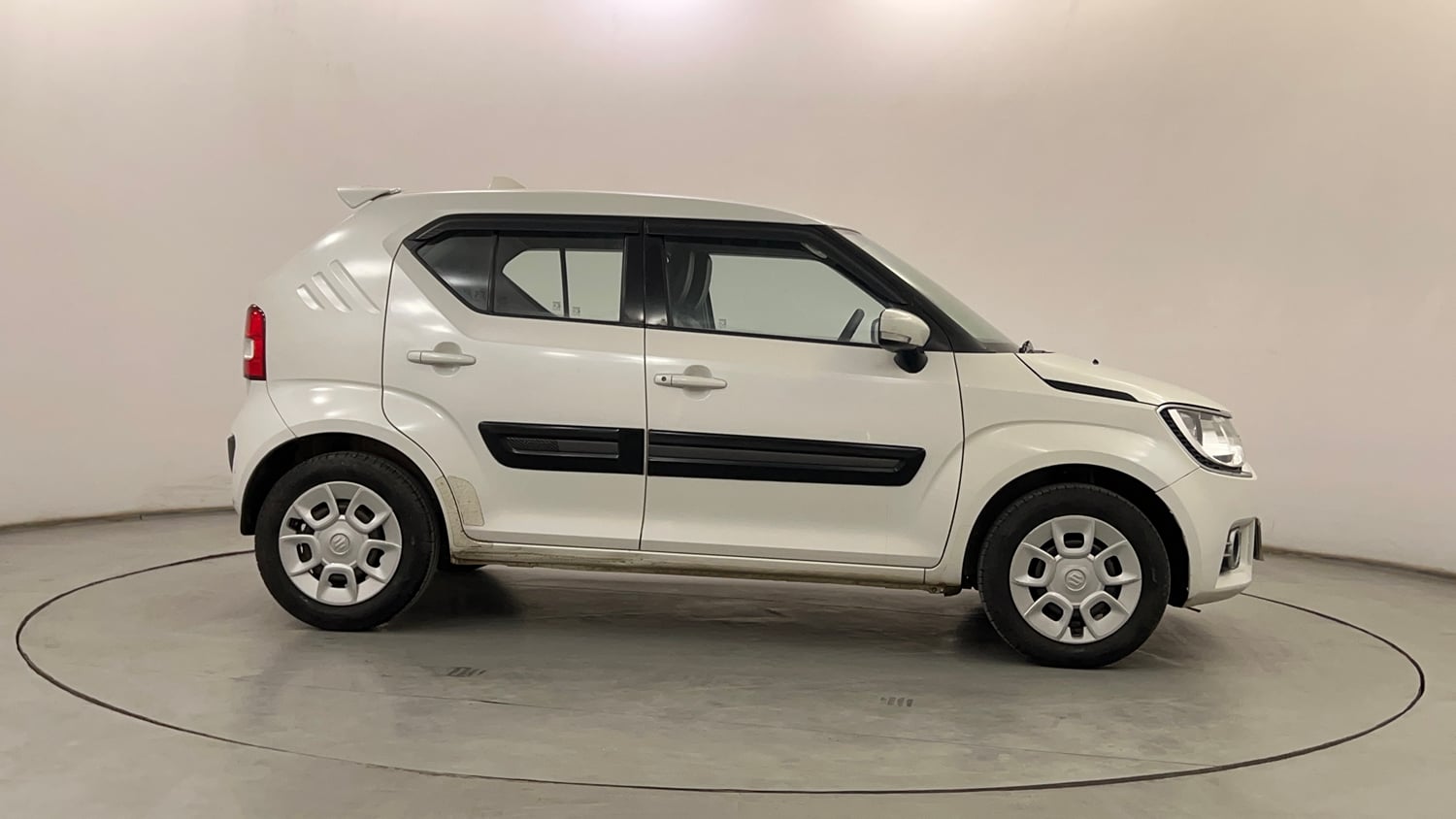 Used 2017 Maruti Suzuki Ignis Delta 1.2 MT Petrol Manual exterior RIGHT SIDE VIEW
