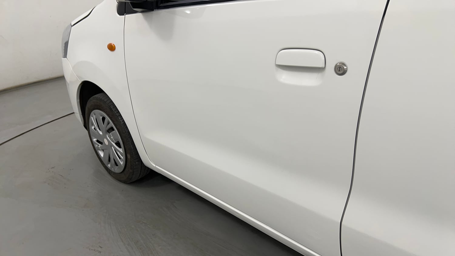 Used 2014 Maruti Suzuki Wagon R VXI Petrol Manual dents MINOR SCRATCH