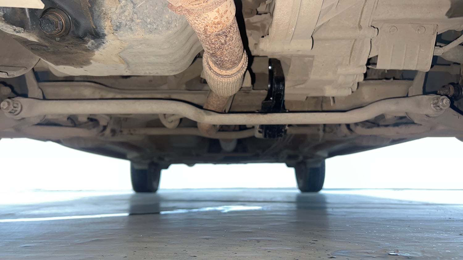 Used 2018 Tata Tiago Revotron XZA Petrol Automatic extra FRONT LEFT UNDERBODY VIEW