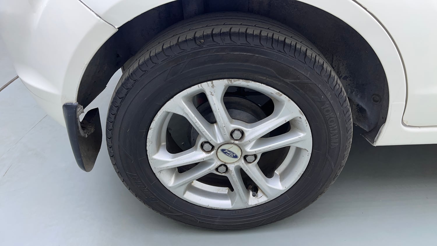 Used 2014 Ford Figo Duratorq Diesel EXI 1.4 Diesel Manual tyres RIGHT REAR TYRE RIM VIEW
