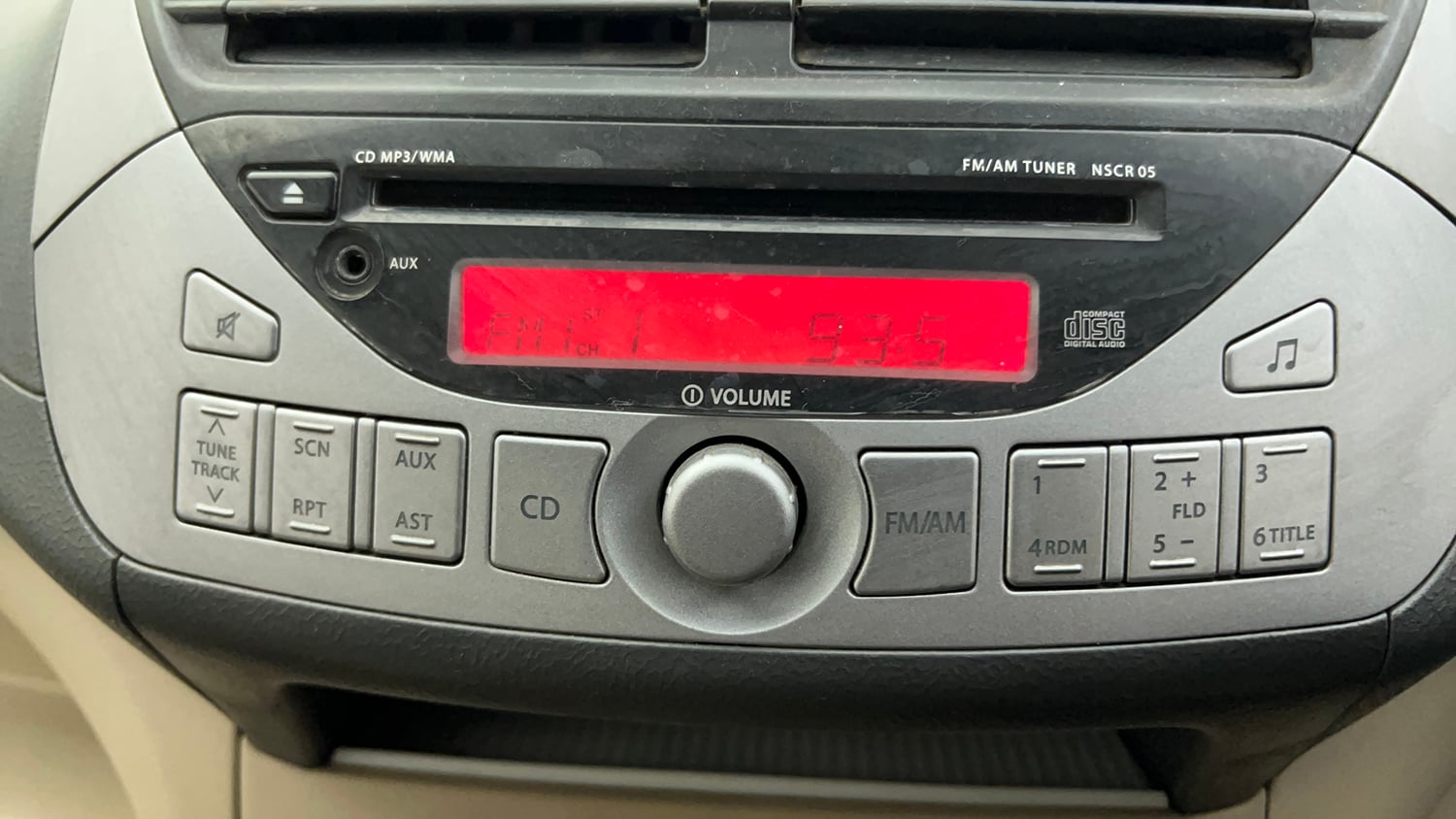 Used 2012 Maruti Suzuki A-Star Vxi Petrol Manual top_features Integrated (in-dash) music system