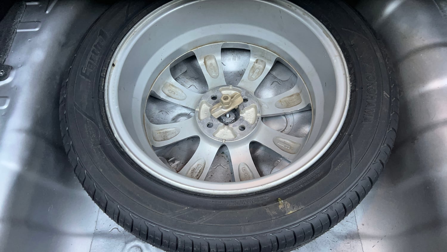 Used 2012 Hyundai Verna Fluidic 1.6 VTVT SX Petrol Manual tyres SPARE TYRE VIEW