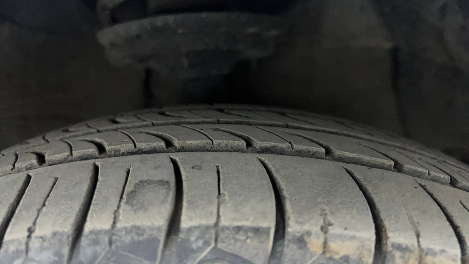 Used 2017 Hyundai Grand i10 Sportz 1.2 Kappa VTVT Petrol Manual tyres RIGHT FRONT TYRE TREAD VIEW