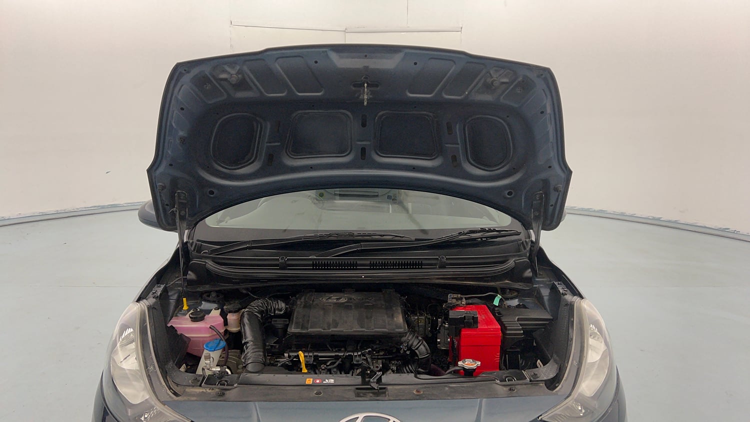 Used 2020 Hyundai Grand i10 Nios Magna 1.2 Kappa VTVT Petrol Manual engine ENGINE & BONNET OPEN FRONT VIEW