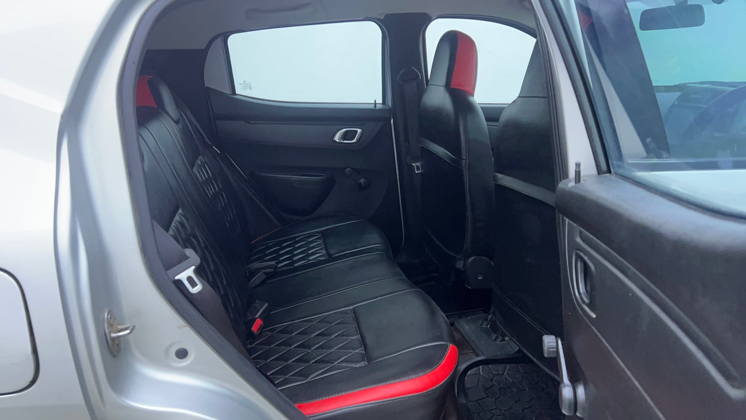 Used 2019 Renault Kwid 1.0 RXT AMT Opt Petrol Automatic interior RIGHT SIDE REAR DOOR CABIN VIEW