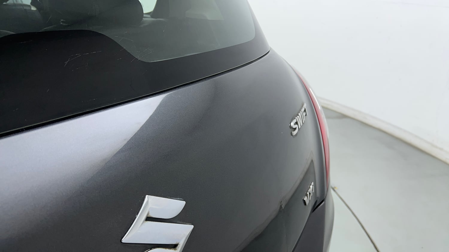 Used 2015 Maruti Suzuki Swift VXi Petrol Manual dents MINOR DENT