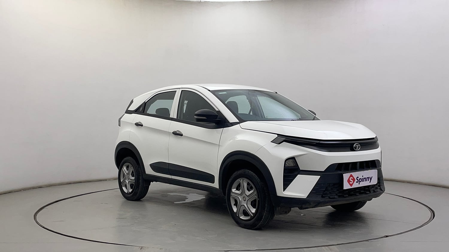 Used 2024 Tata Nexon Smart 1.2 Revotron Petrol 5MT Petrol Manual exterior RIGHT FRONT CORNER VIEW