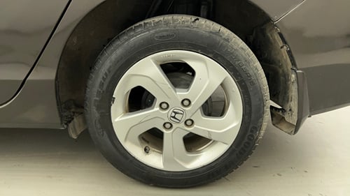 Used 2016 Honda City VX Petrol Manual tyres LEFT REAR TYRE RIM VIEW