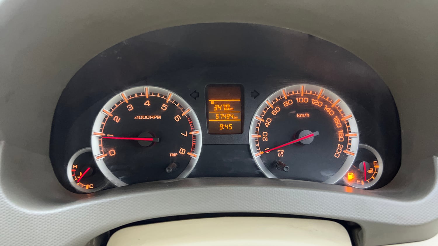 Used 2013 Maruti Suzuki Ertiga Vxi Petrol Manual interior CLUSTERMETER VIEW