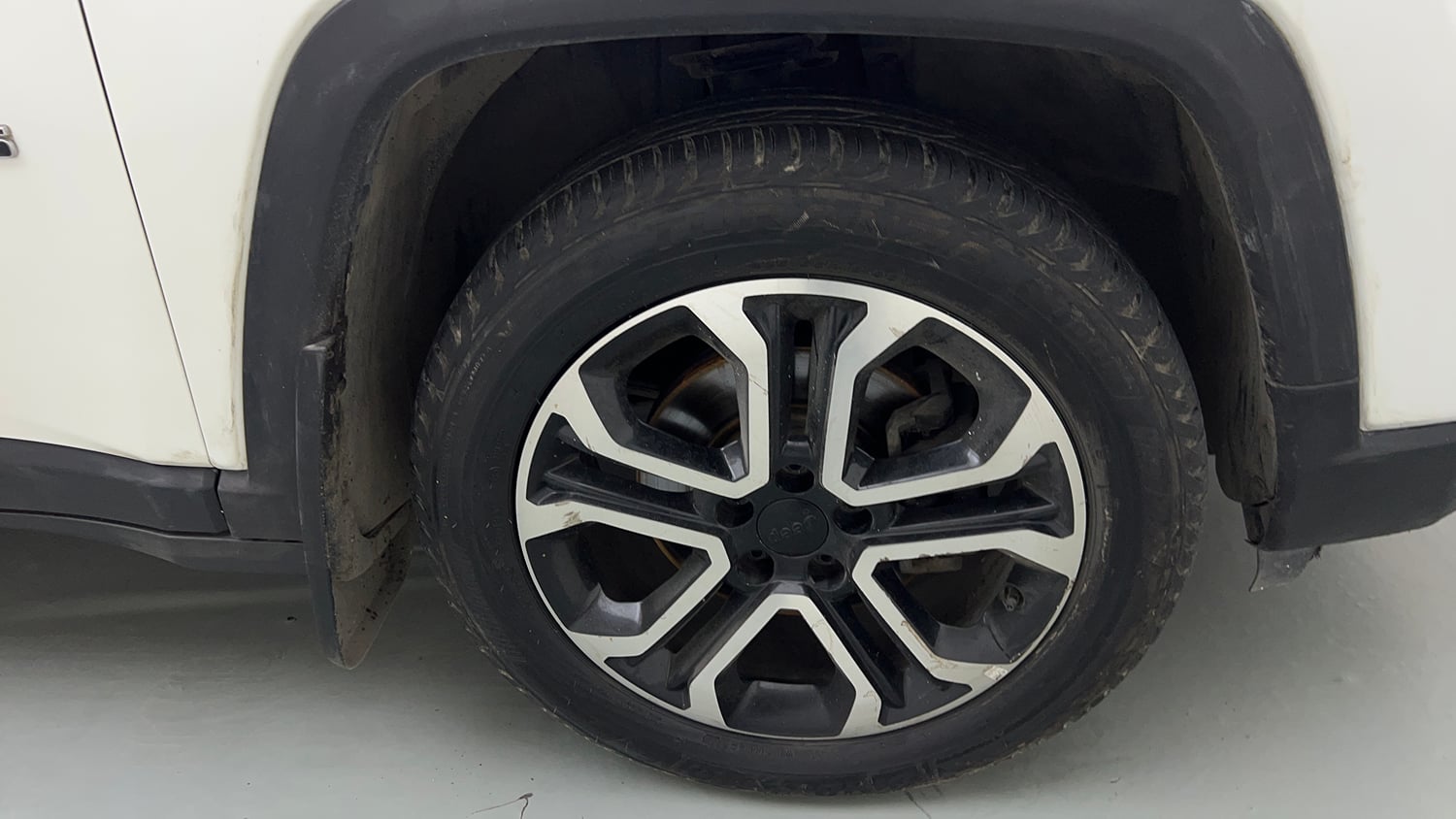 Used 2022 Jeep Compass Limited (O) 2.0 Diesel Diesel Manual tyres RIGHT FRONT TYRE RIM VIEW
