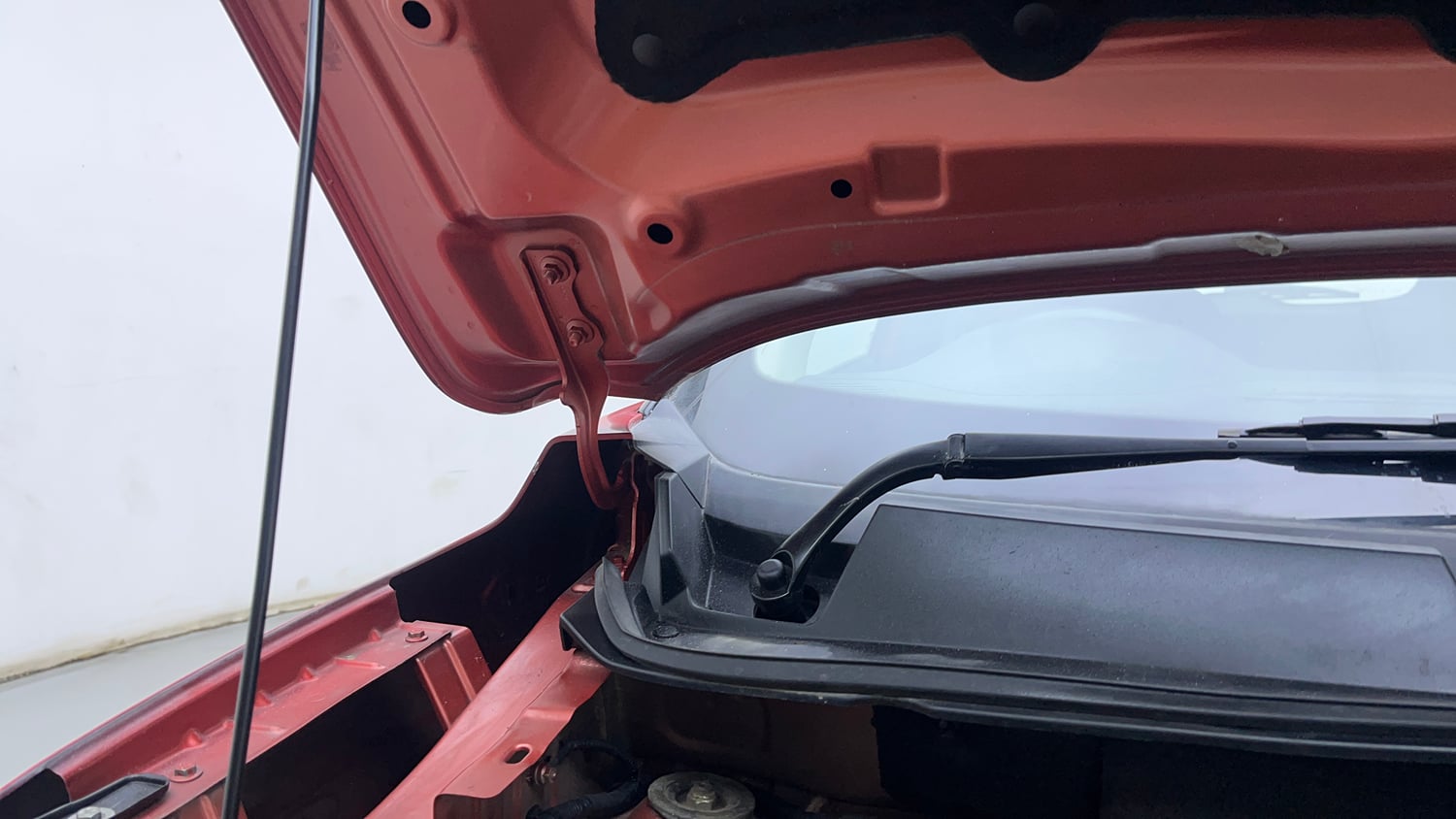 Used 2022 Renault Kiger RXZ Turbo CVT Petrol Automatic engine ENGINE RIGHT SIDE HINGE & APRON VIEW