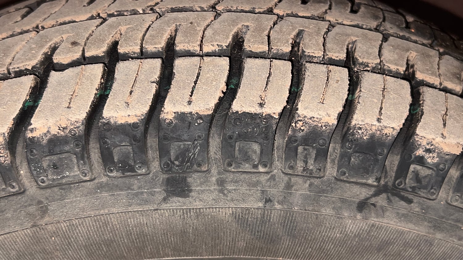 Used 2016 Maruti Suzuki Alto 800 Lxi Petrol Manual tyres RIGHT FRONT TYRE TREAD VIEW